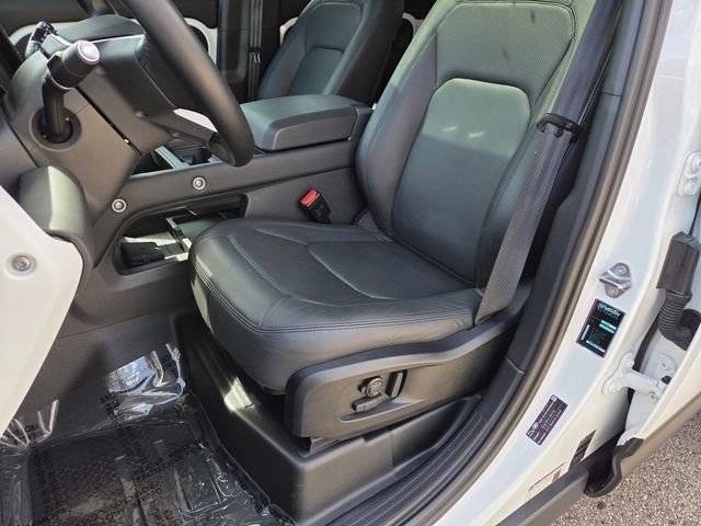 Used 2024 Land Rover Defender 110 SE AWD/4WD image 8