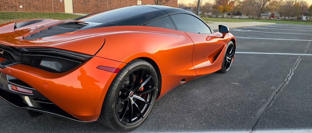 Used 2018 McLaren 720S image 15