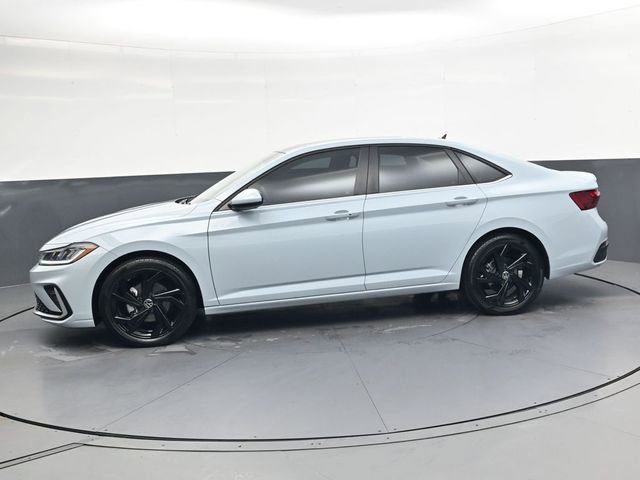 Used 2025 Volkswagen Jetta SE image 8