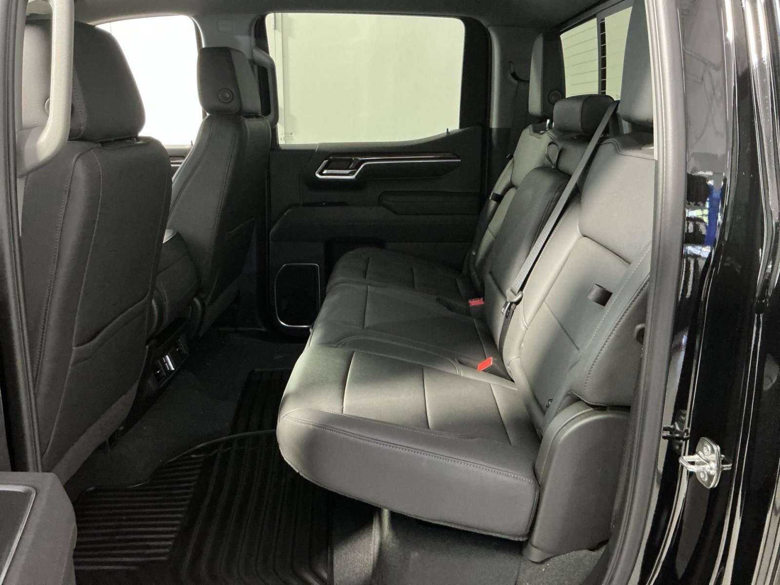 New 2026 Chevrolet Silverado 1500 LT w/ Leather Package AWD/4WD image 23