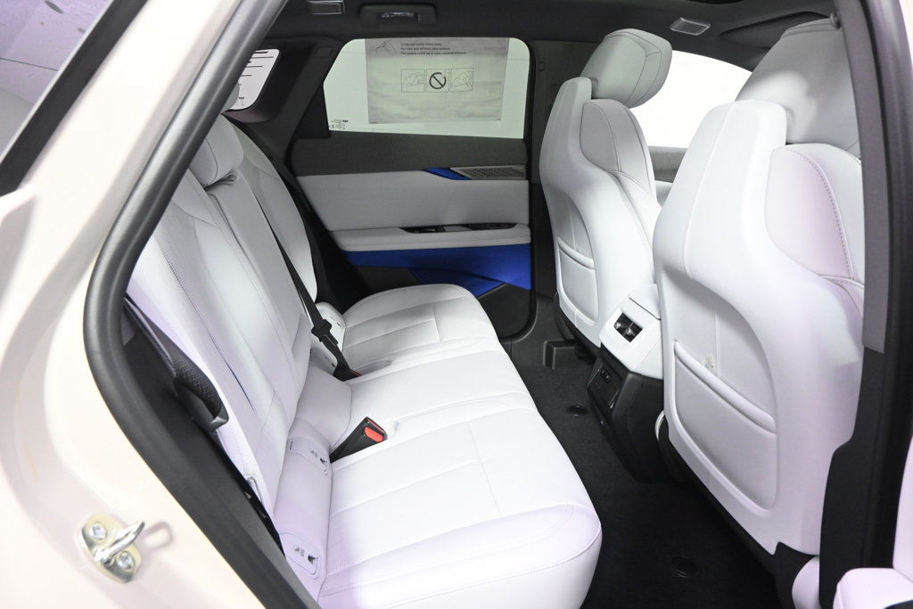 New 2027 Cadillac Optiq Premium Luxury w/ LPO, Floor Liner Package AWD/4WD image 18