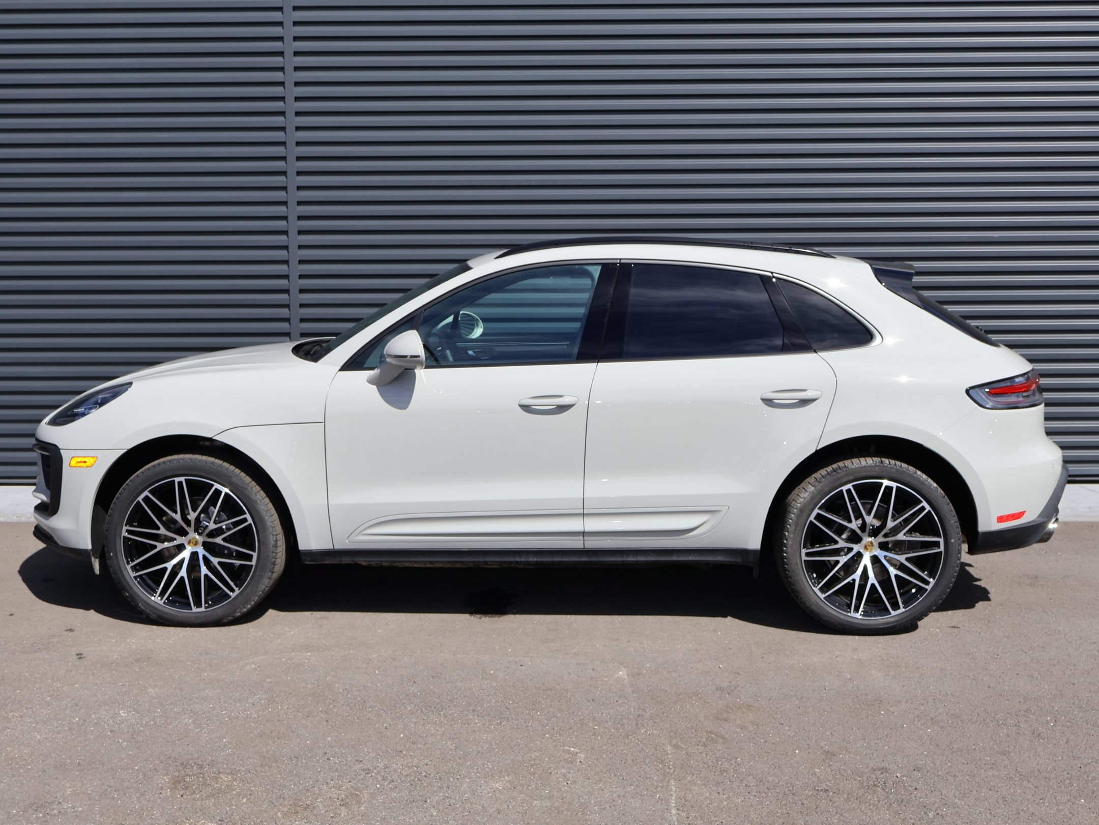 New 2026 Porsche Macan AWD/4WD image 2