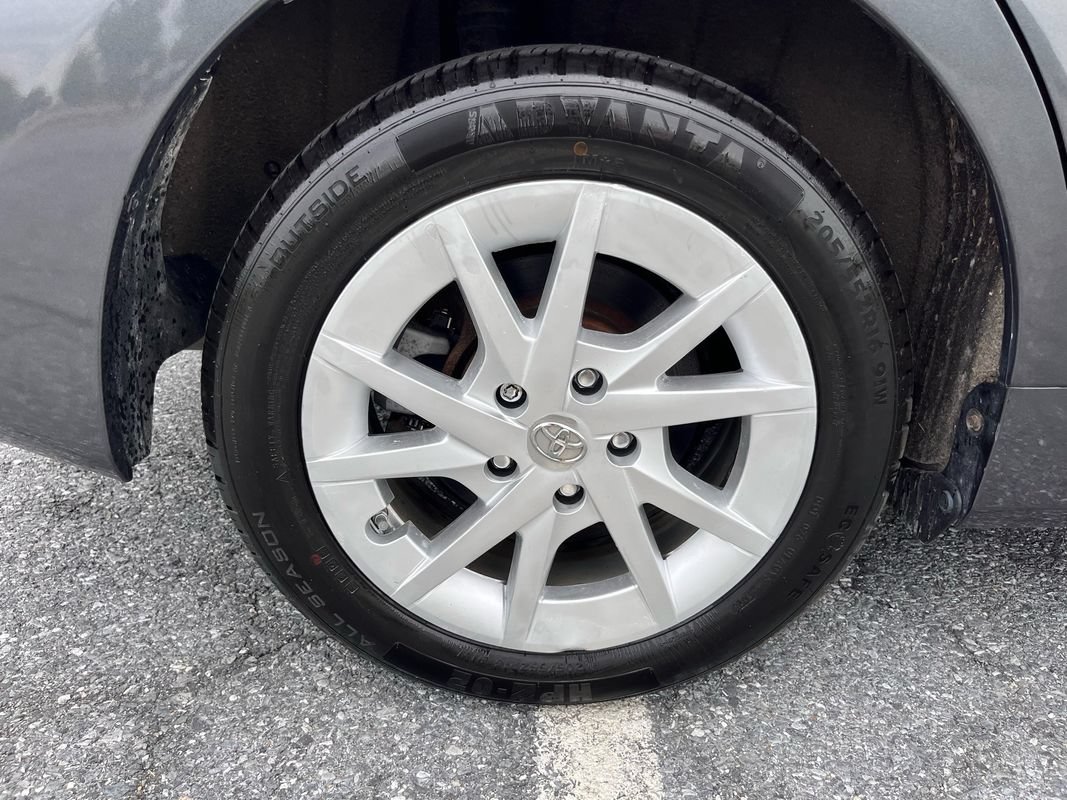 Used 2016 Toyota Prius V Two FWD image 20