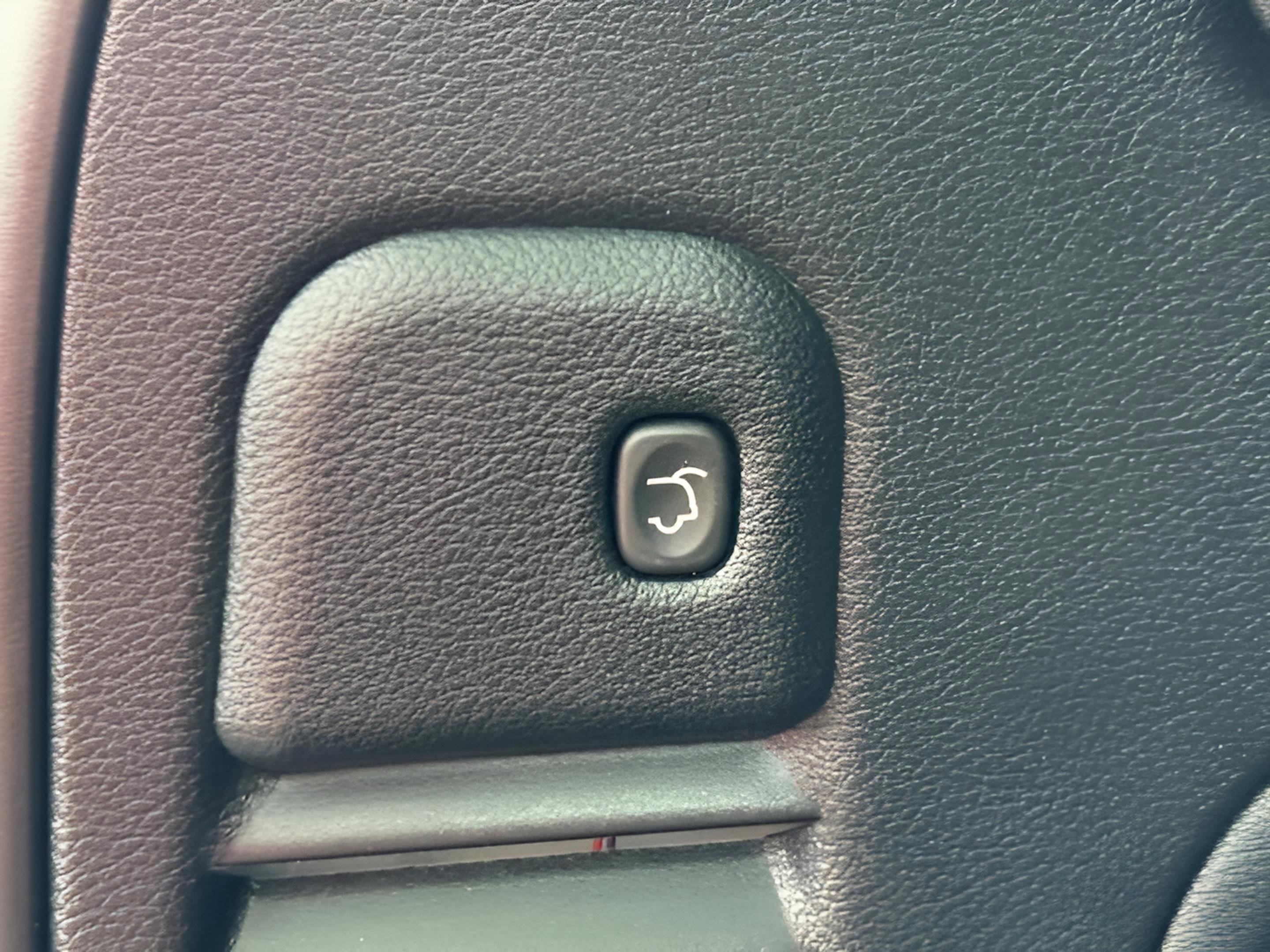 Used 2021 Jeep Grand Cherokee Limited X image 11