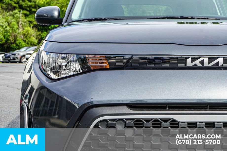 Used 2025 Kia Soul LX w/ LX Technology Package FWD image 14