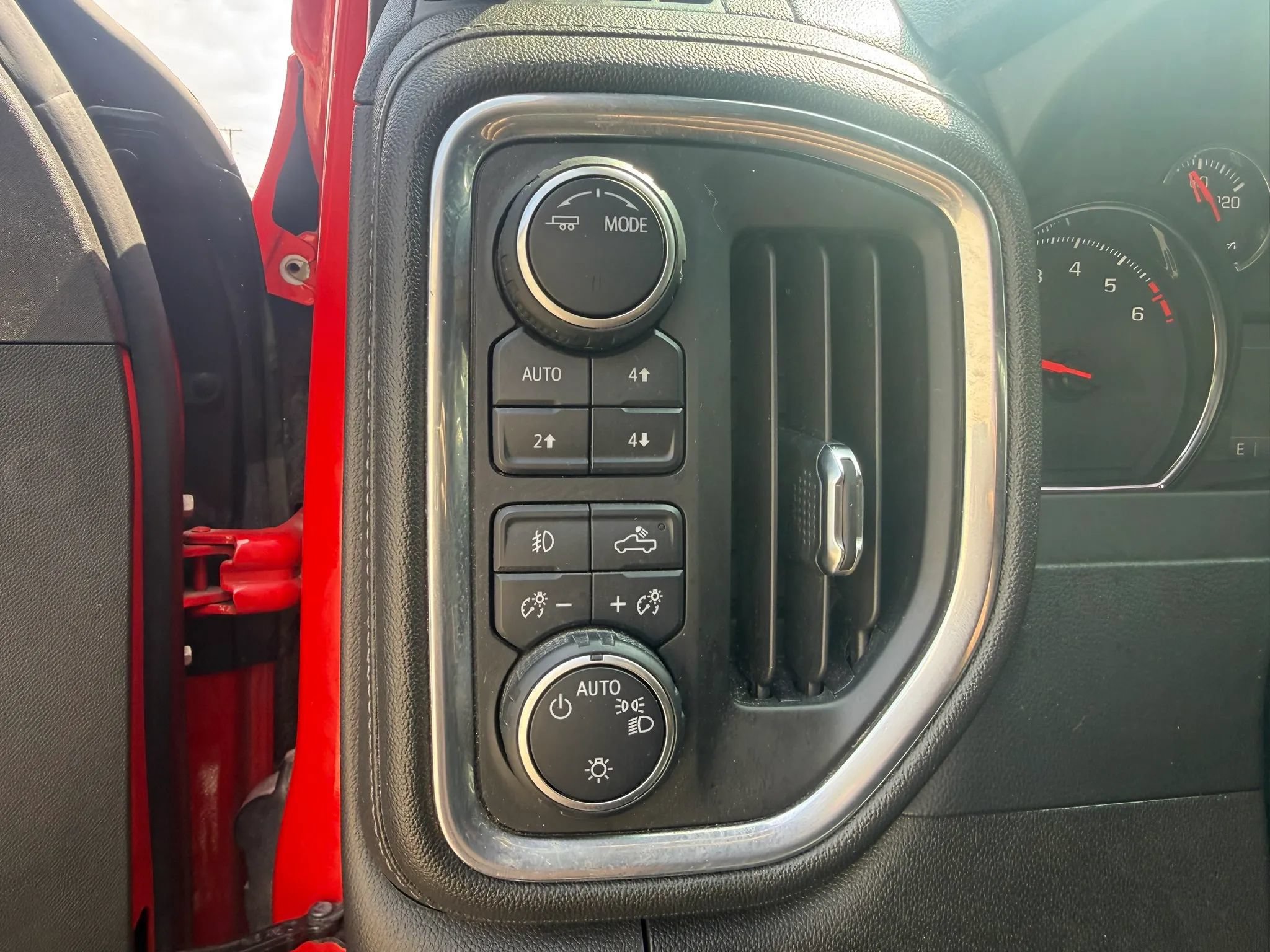 Used 2021 Chevrolet Silverado 1500 LT Trail Boss w/ Convenience Package II AWD/4WD image 21