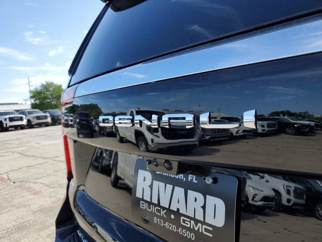 New 2026 GMC Yukon Denali w/ Denali Reserve Package AWD/4WD image 9