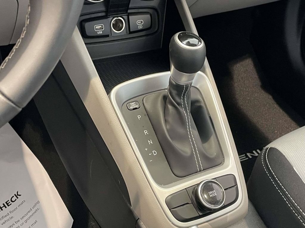 New 2025 Hyundai Venue SEL FWD image 14