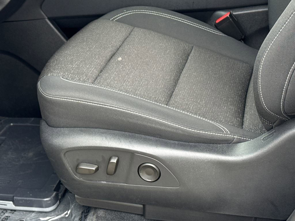 Used 2024 Chevrolet Traverse LT image 22