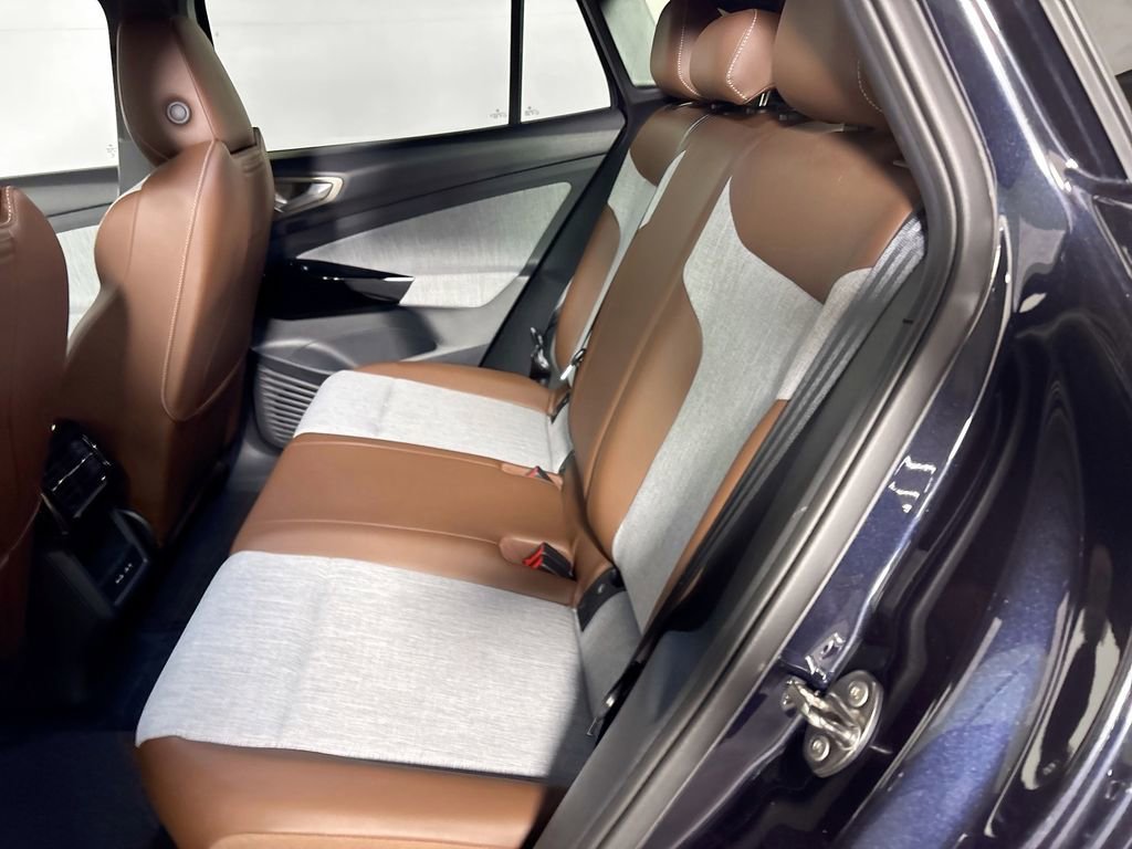 Certified 2025 Volkswagen ID.4 Pro image 20