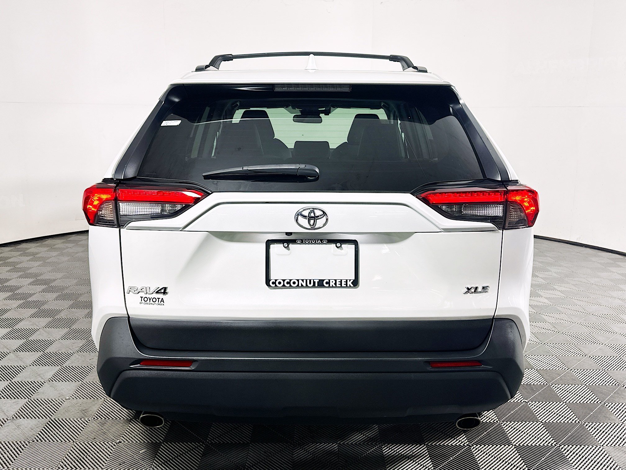 Used 2024 Toyota RAV4 XLE Premium w/ Weather Package FWD image 4