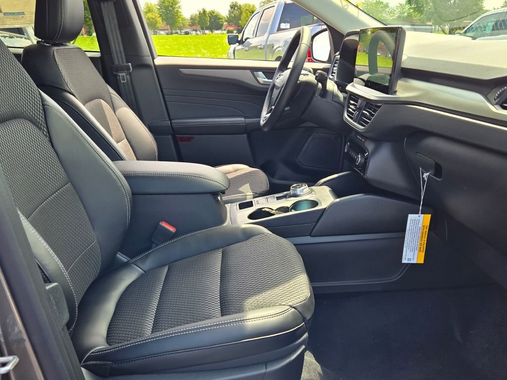 Used 2024 Ford Escape SE image 6