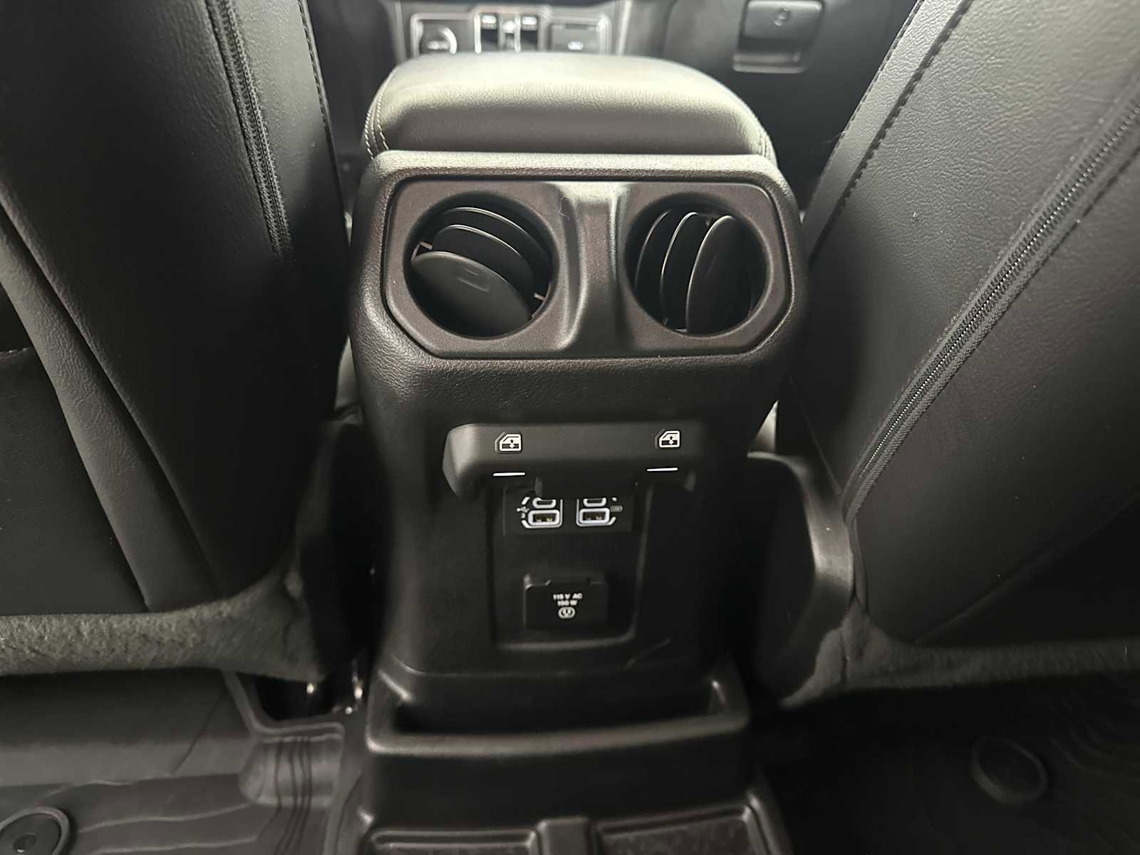 Used 2020 Jeep Wrangler Unlimited Sahara image 58