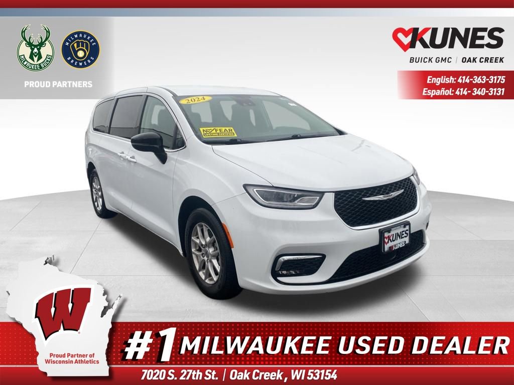 Used 2024 Chrysler Pacifica Touring-L FWD image 1