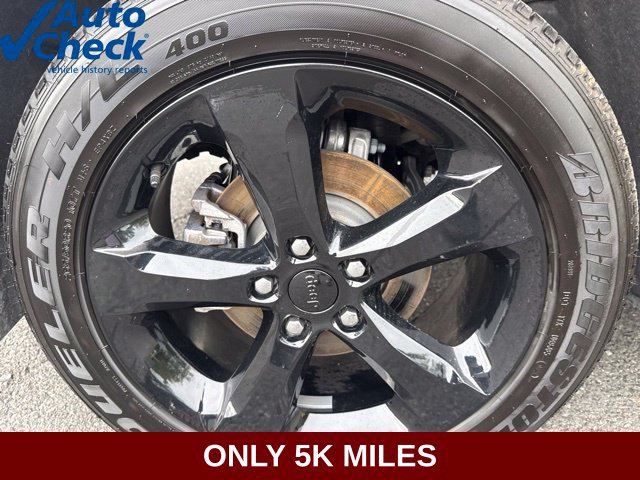 Used 2025 Jeep Grand Cherokee Altitude AWD/4WD image 13
