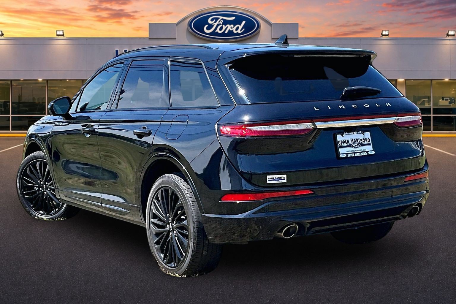 Used 2023 Lincoln Corsair Reserve w/ Equipment Group 201A AWD/4WD image 2