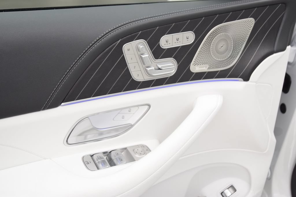 Used 2026 Mercedes-Benz Maybach GLS 600 4MATIC image 23