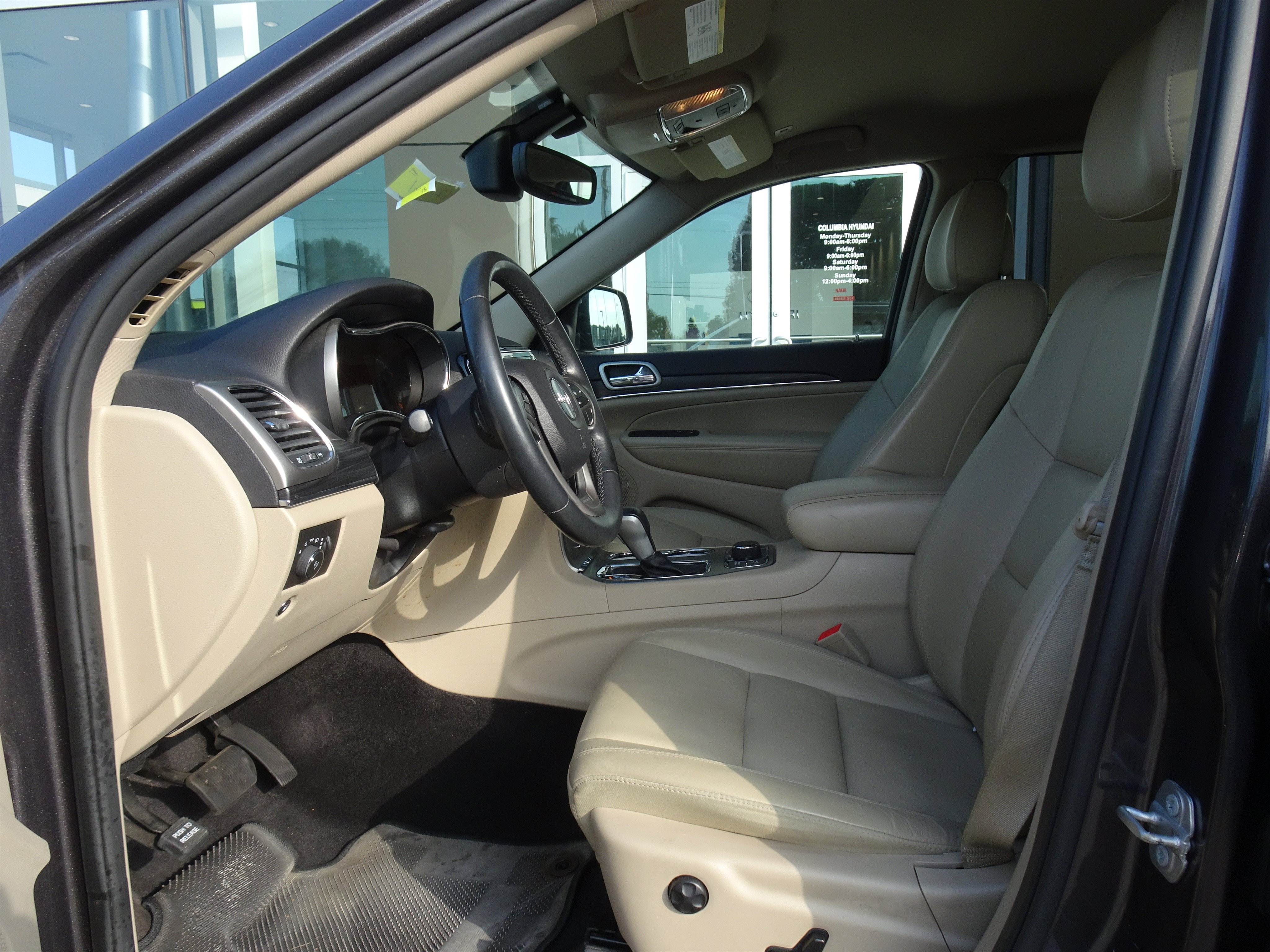 Used 2019 Jeep Grand Cherokee Limited AWD/4WD image 8