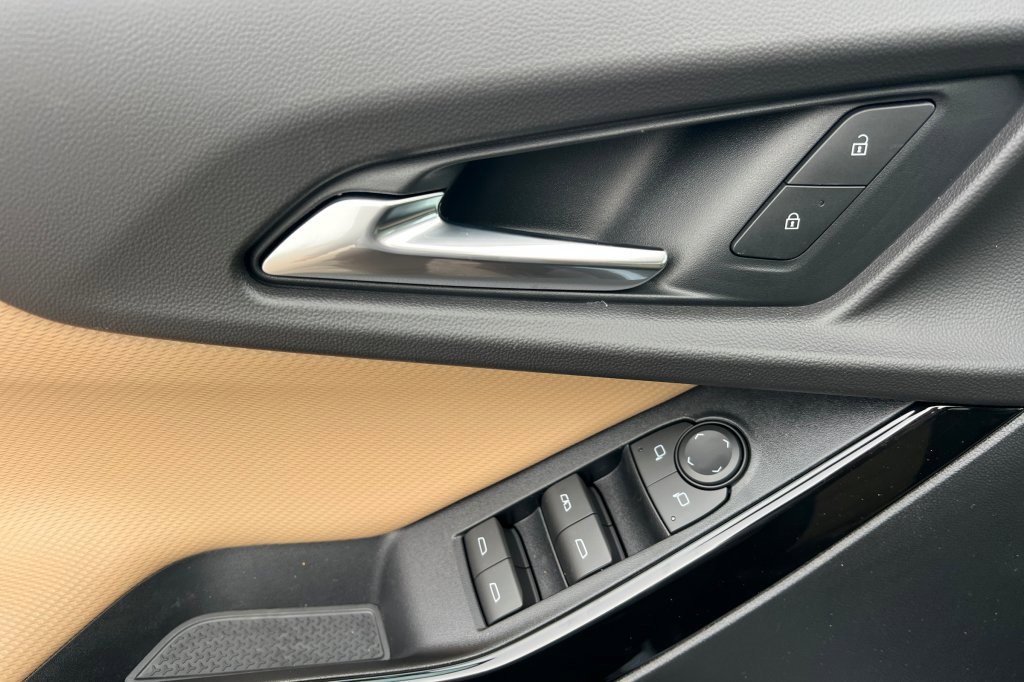 New 2026 Chevrolet Equinox ACTIV image 8