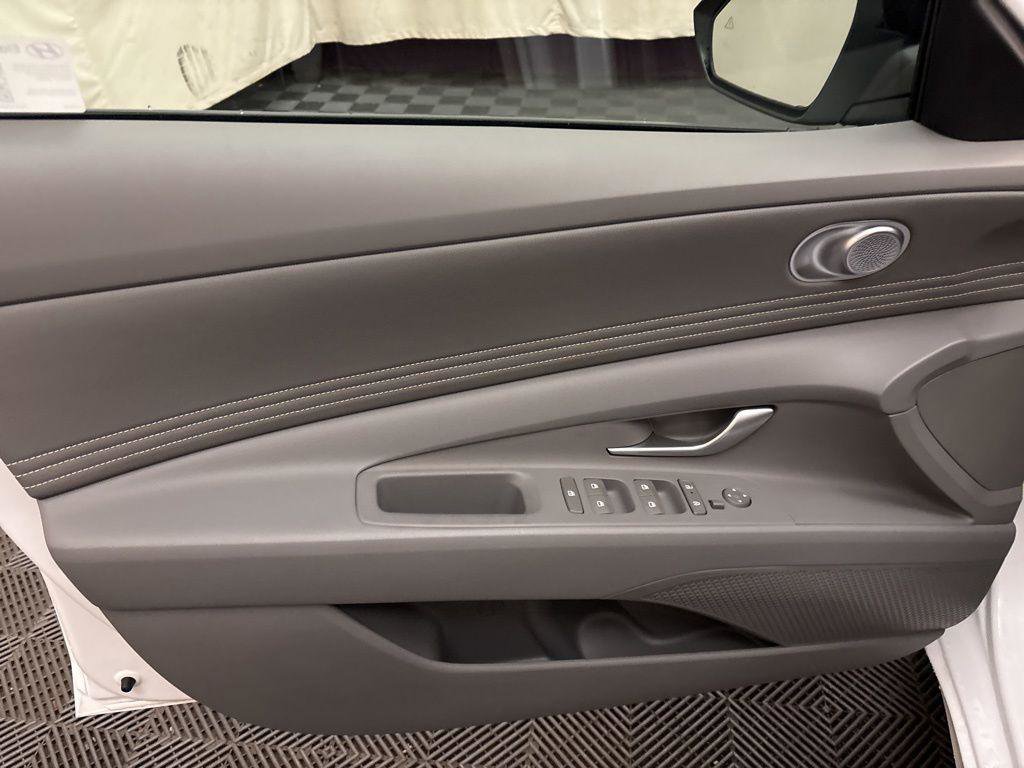 New 2025 Hyundai Elantra Sport image 10