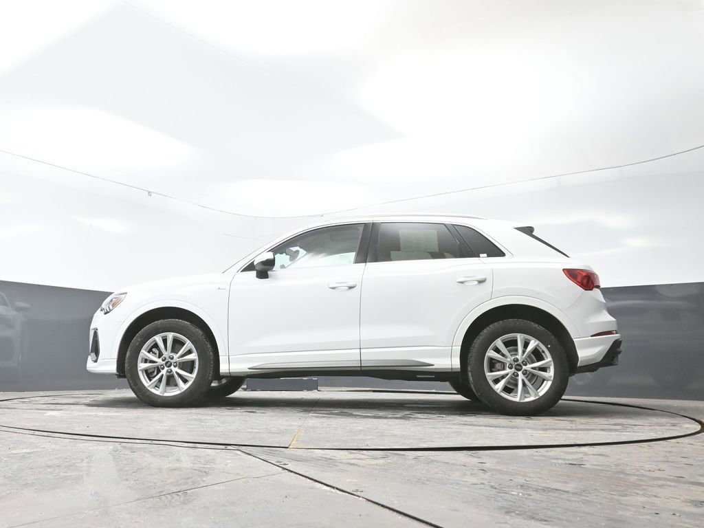 Used 2025 Audi Q3 2.0T Premium image 30