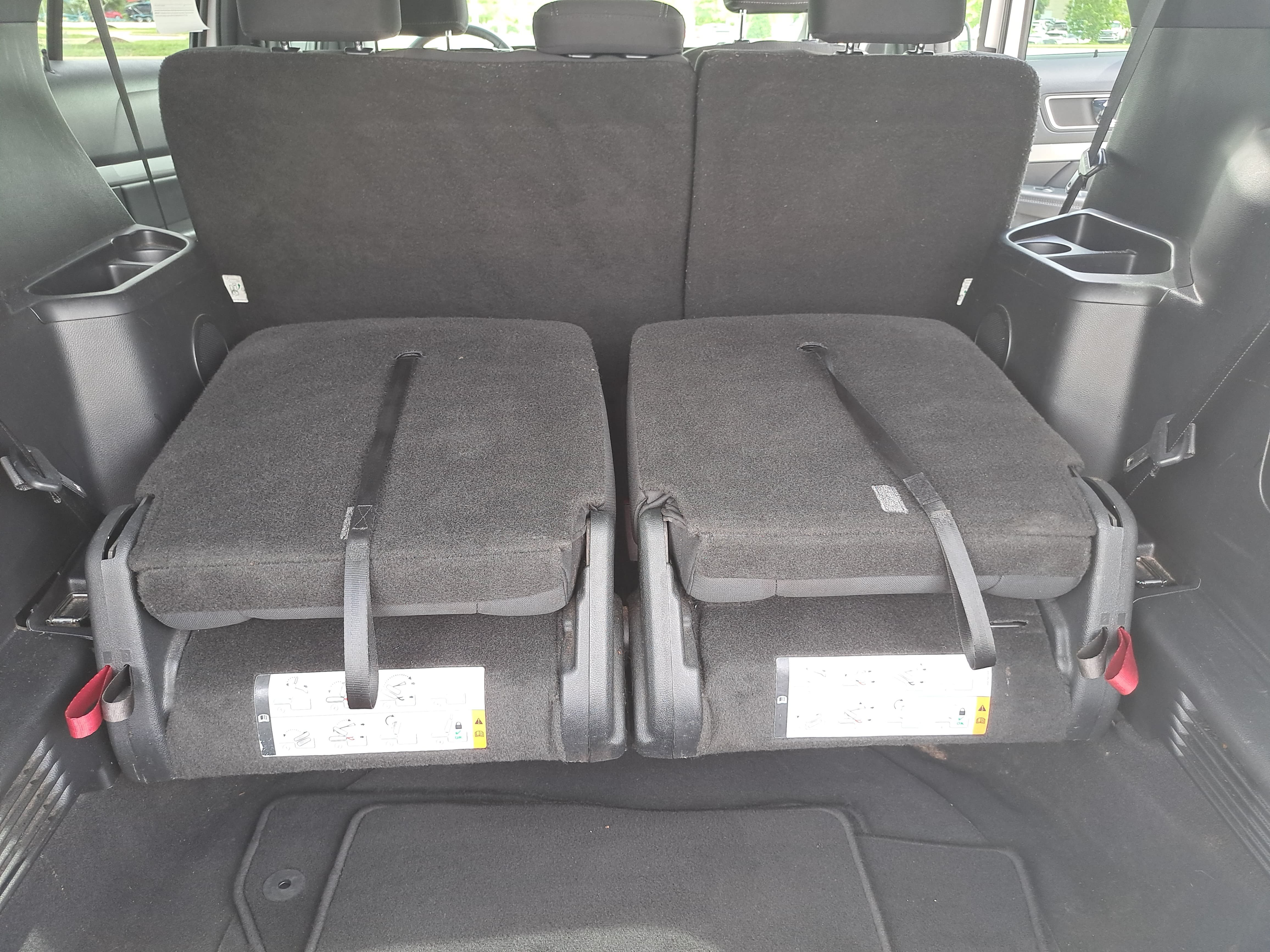 Used 2016 Ford Explorer XLT w/ Equipment Group 201A FWD image 13
