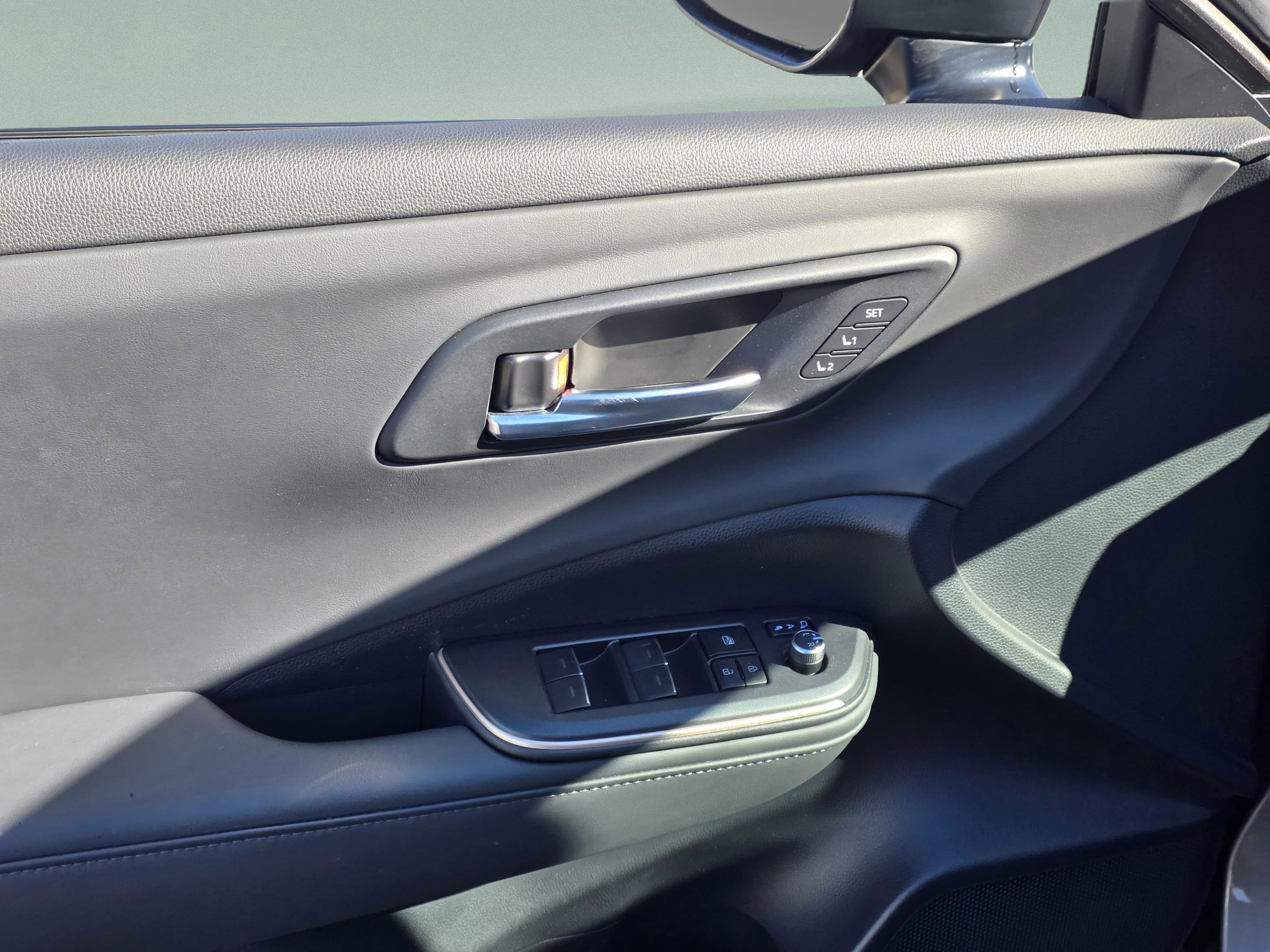 Used 2023 Toyota Crown Platinum image 24