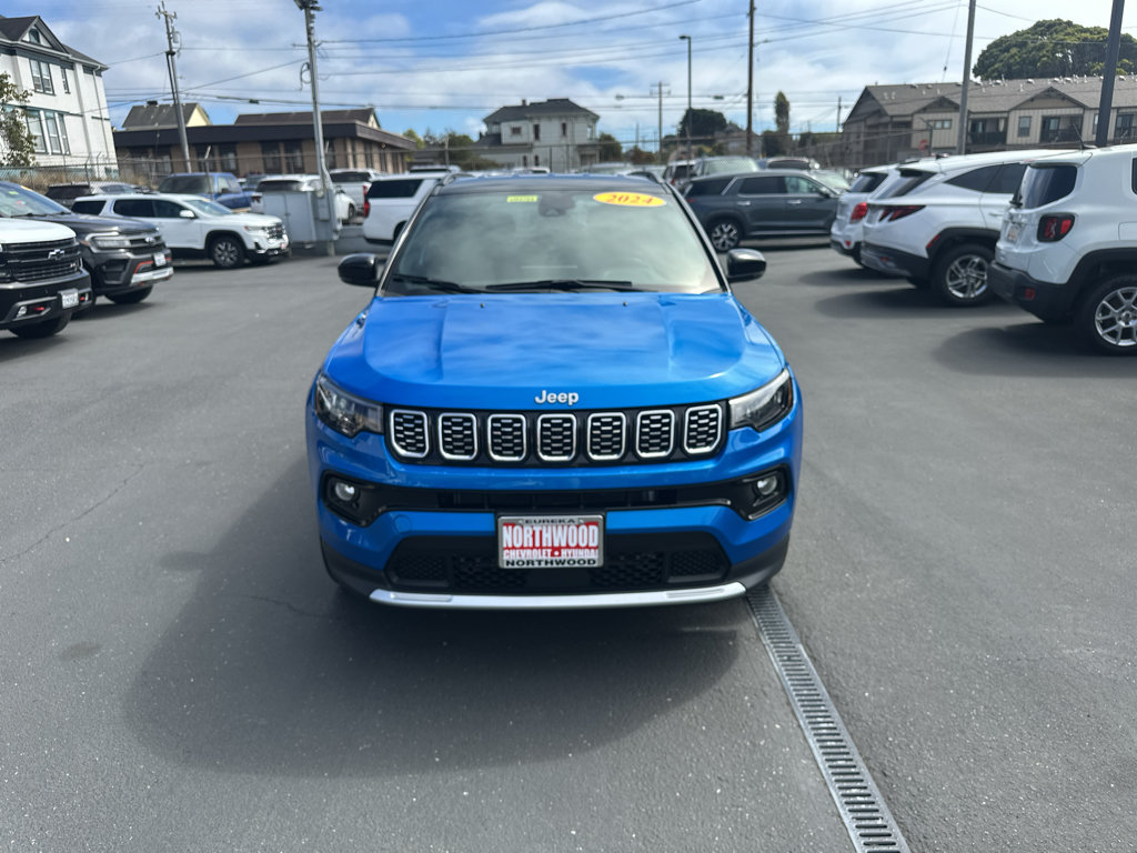 Used 2024 Jeep Compass Limited AWD/4WD image 8