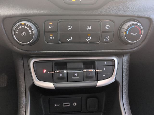 Used 2024 GMC Terrain SLE AWD/4WD image 17