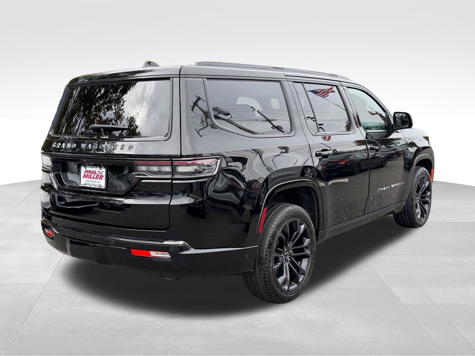 Used 2024 Jeep Grand Wagoneer Series II Obsidian w/ Quick Order Packagew 28T AWD/4WD image 8