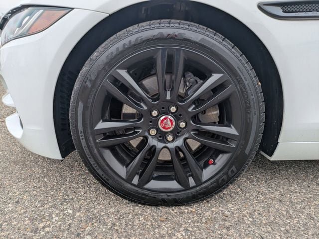 Used 2020 Jaguar XE S image 21