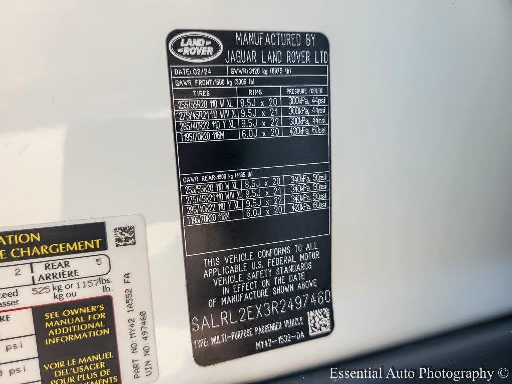 Used 2024 Land Rover Discovery Dynamic SE image 29