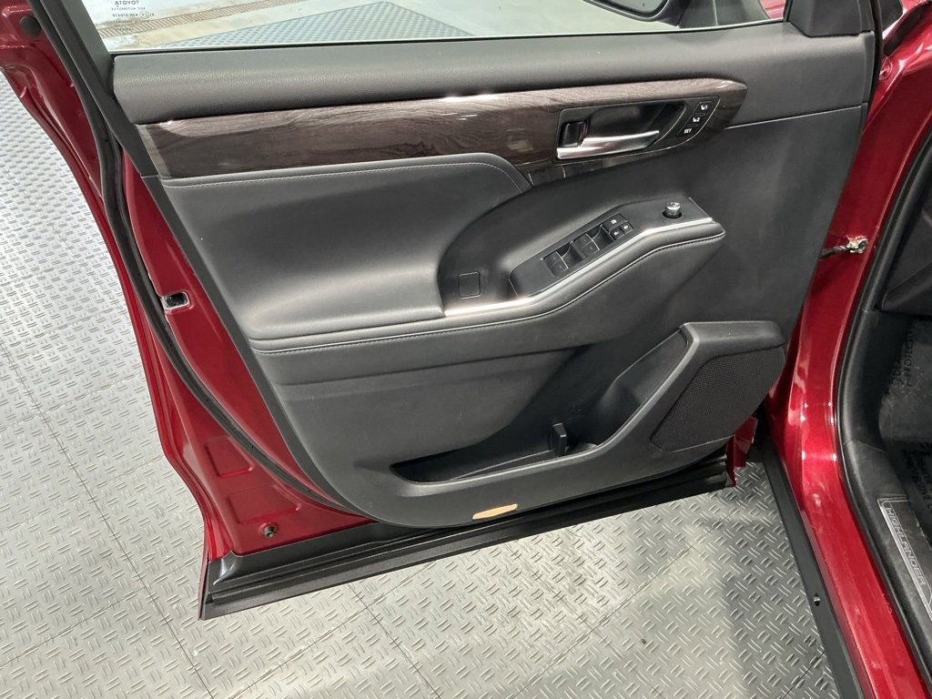 Used 2022 Toyota Highlander Platinum image 37