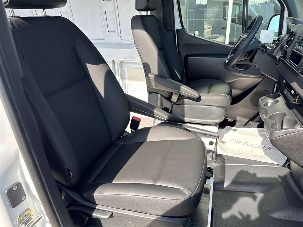 New 2025 Mercedes-Benz Sprinter 2500 image 10