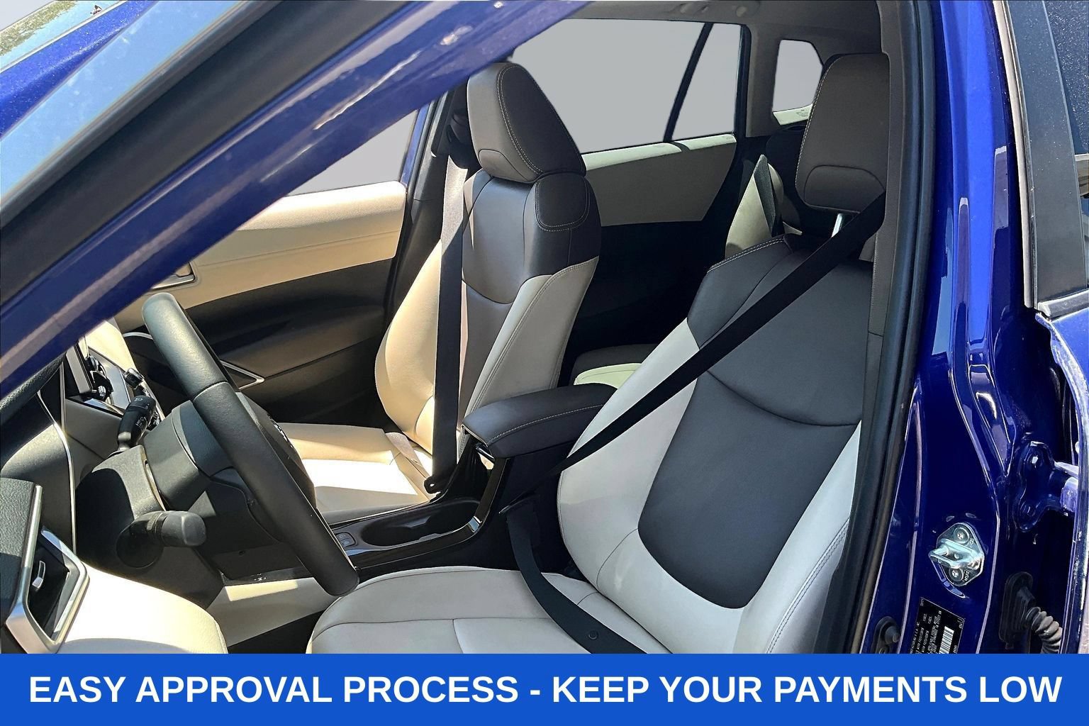 Used 2022 Toyota Corolla Cross XLE w/ Convenience Package FWD image 26