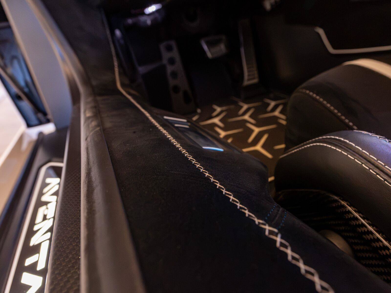 Used 2020 Lamborghini Aventador SVJ AWD/4WD image 21