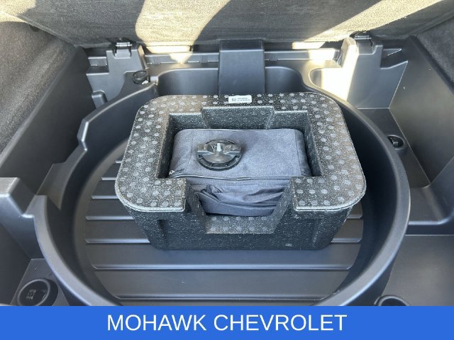 Used 2024 Cadillac XT4 Sport w/ Cold Weather Package AWD/4WD image 36