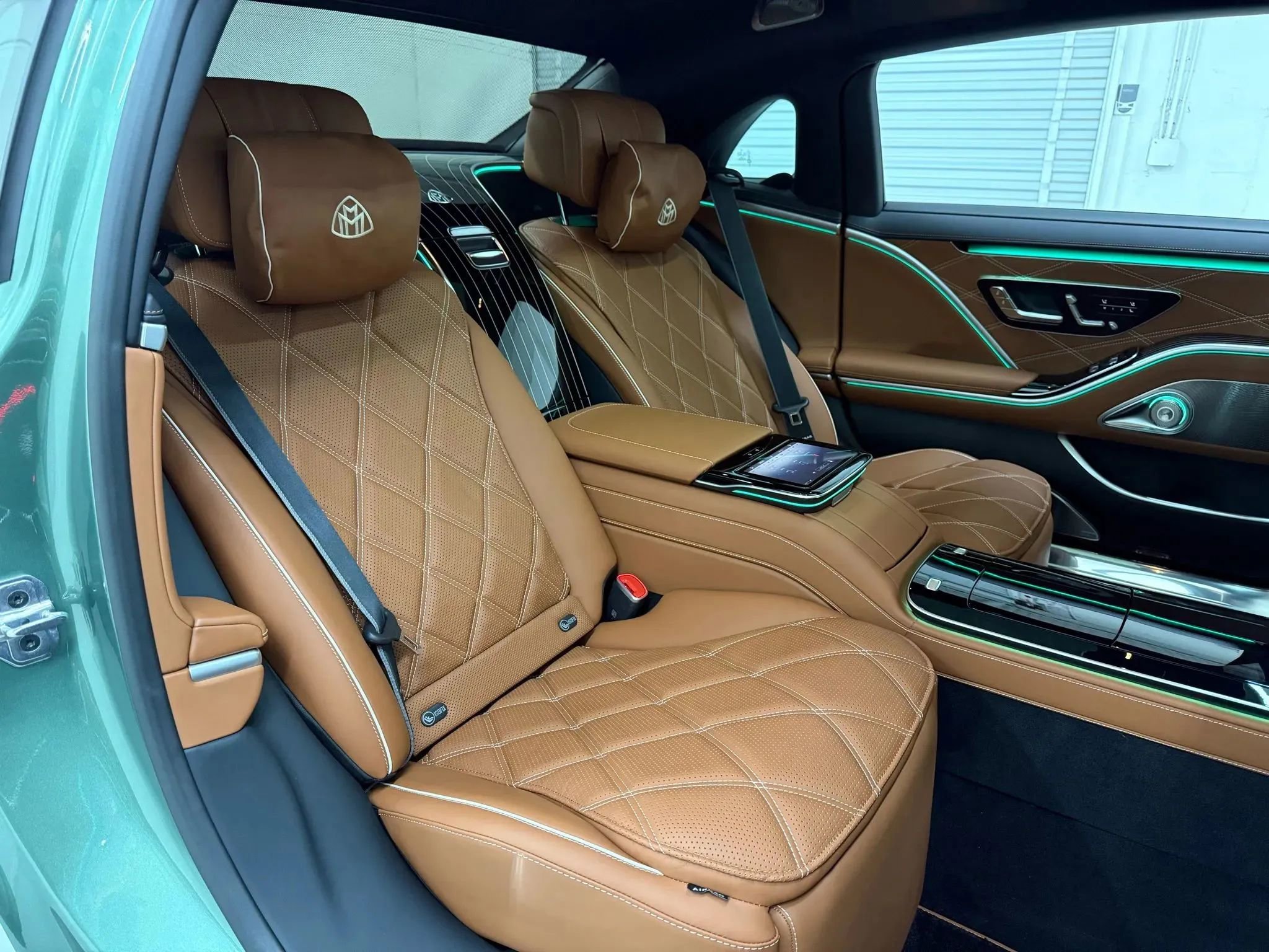 Used 2026 Mercedes-Benz Maybach S 680 S 680 4MATIC Sedan 4D image 17