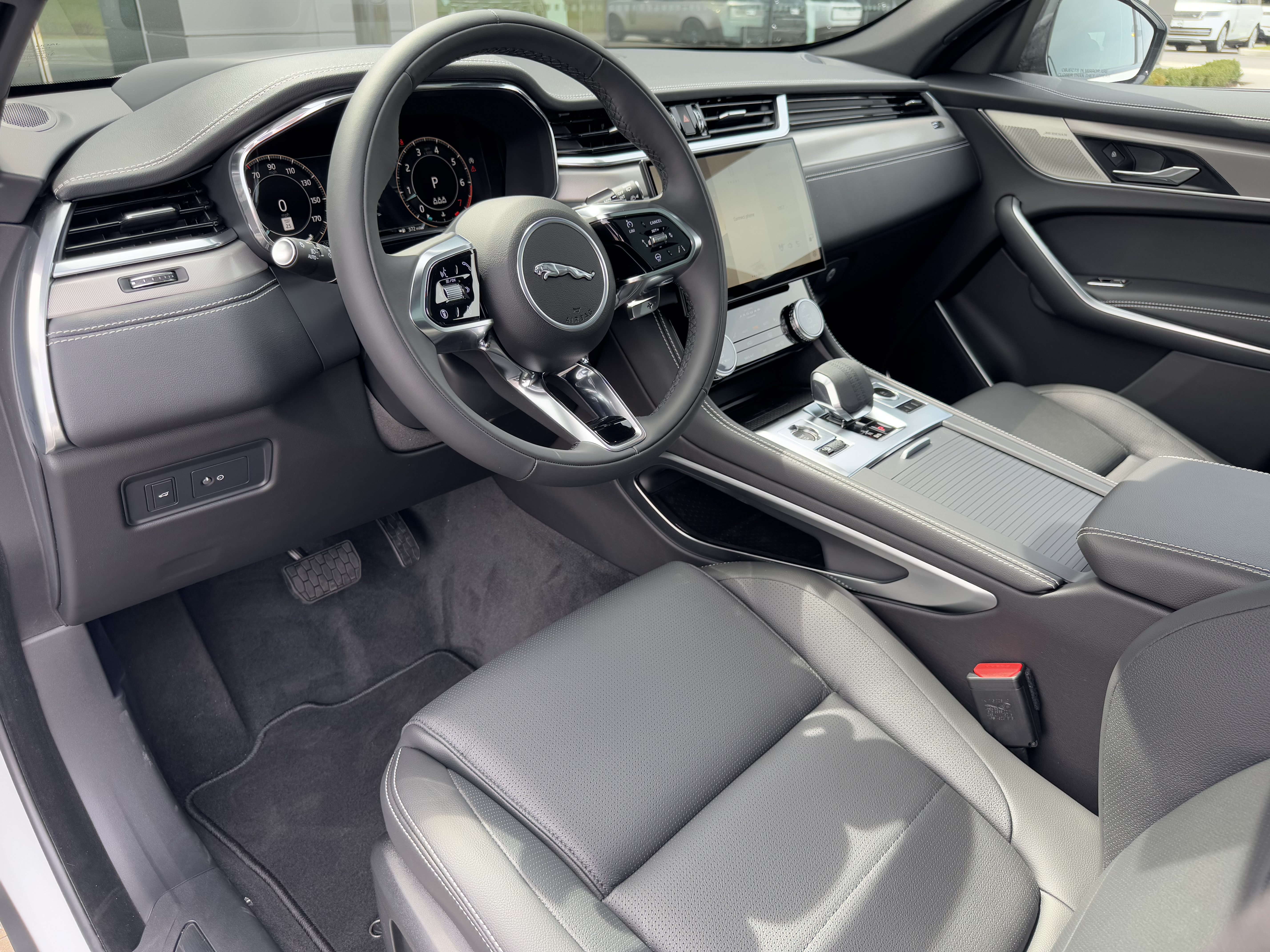 Used 2026 Jaguar F-PACE R-Dynamic S AWD/4WD image 12