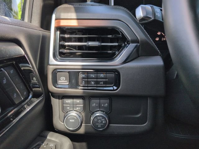 Used 2025 GMC Yukon Denali AWD/4WD image 20