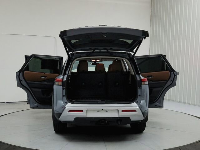 Used 2023 Nissan Pathfinder Platinum w/ Black Appearance Package image 14