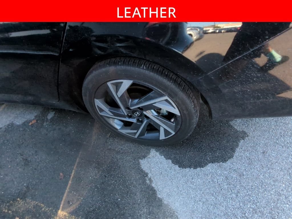 Used 2024 Hyundai Elantra Limited FWD image 5