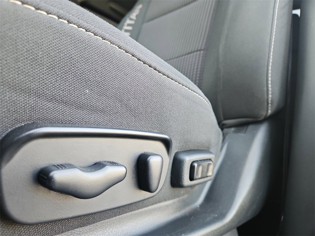 Used 2015 Nissan Titan PRO-4X image 34