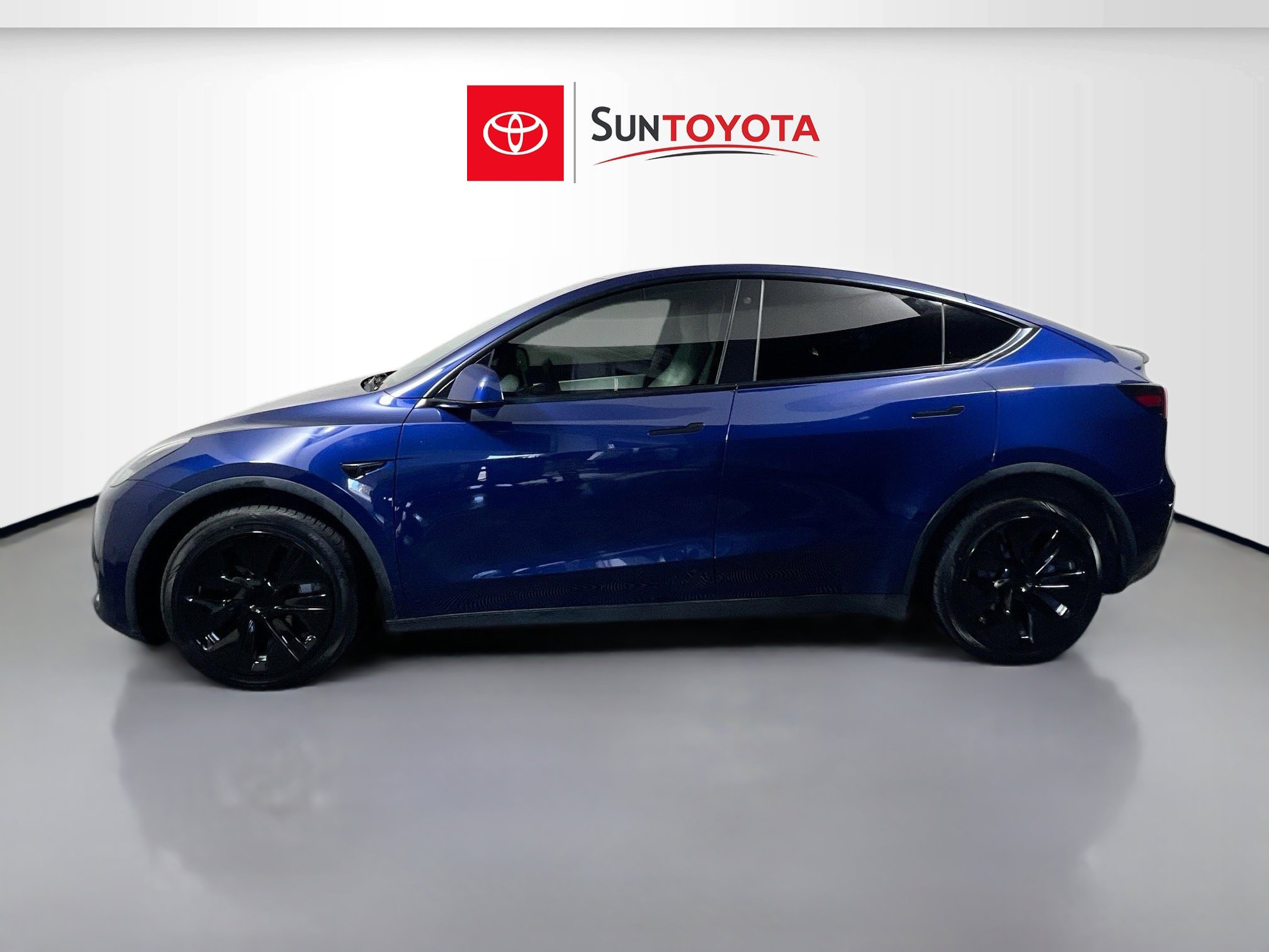 Used 2022 Tesla Model Y Long Range image 7