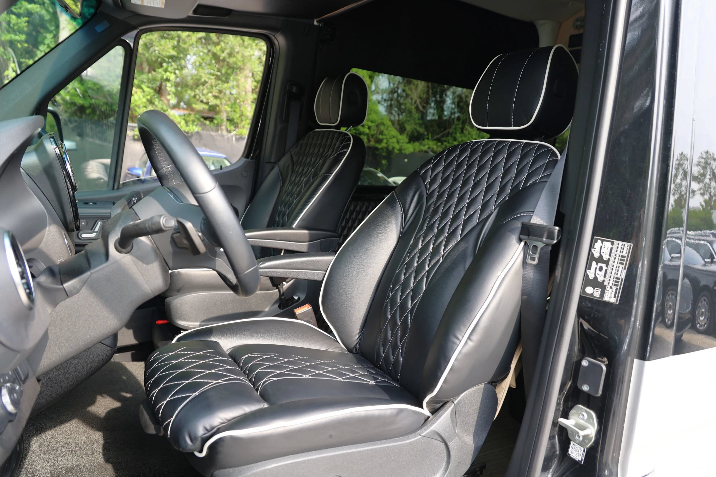 Used 2021 Mercedes-Benz Sprinter 3500 image 3