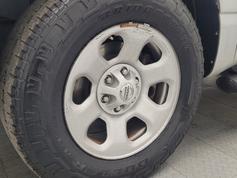 Used 2017 Nissan Titan S image 31