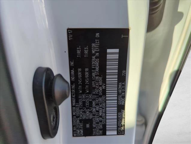 Used 2018 Toyota Highlander XLE image 24