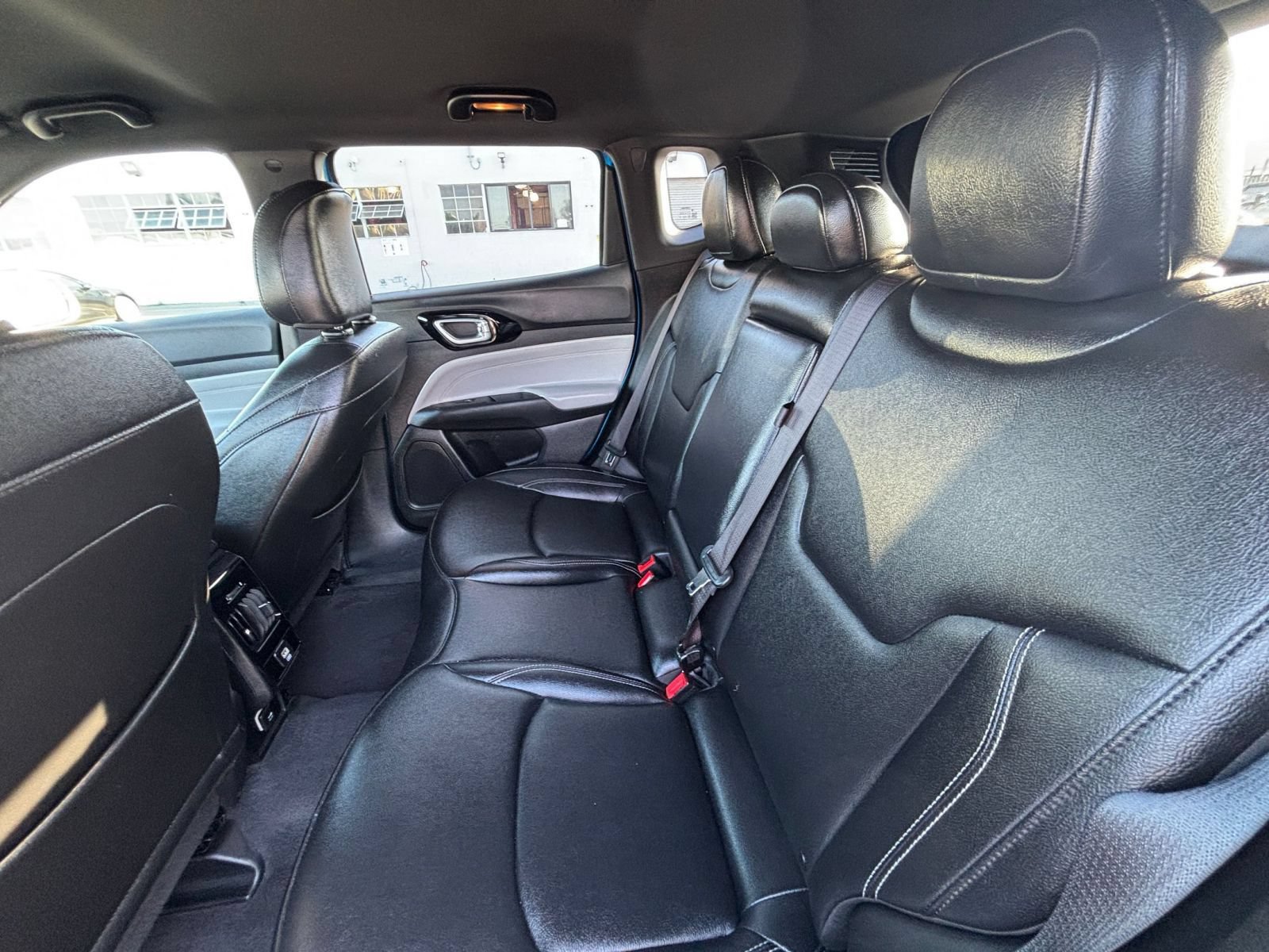 Used 2025 Jeep Compass Limited AWD/4WD image 26