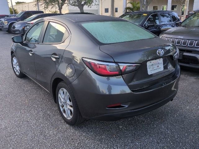 Used 2017 Toyota Yaris iA FWD image 4