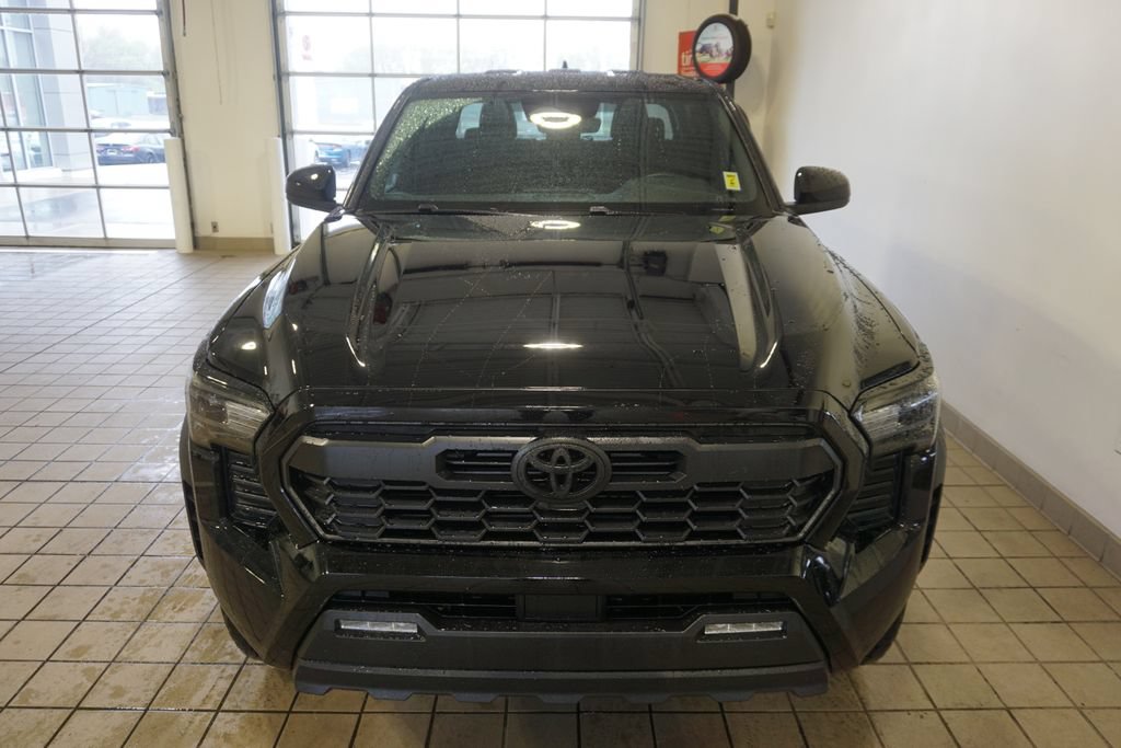 Certified 2024 Toyota Tacoma TRD Off-Road AWD/4WD image 13